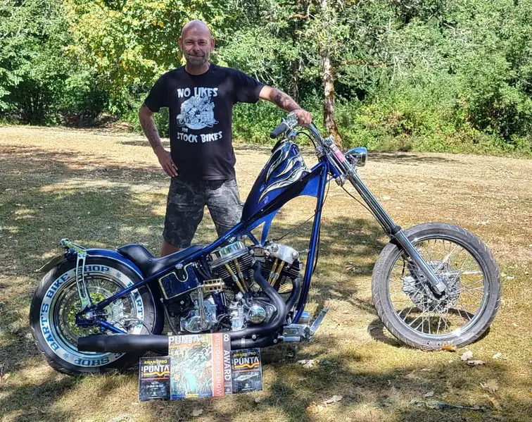 De afgebouwde Knuckle-Pan Speed Chop met de gewonnen prijzen ervoor